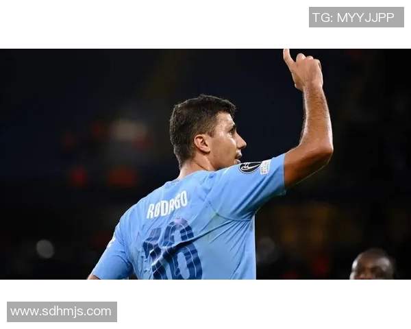 足球球星飞身极限救球震撼瞬间展现永不放弃拼搏精神 足球球星飞身极限救球震撼瞬间展现永不放弃拼搏精神